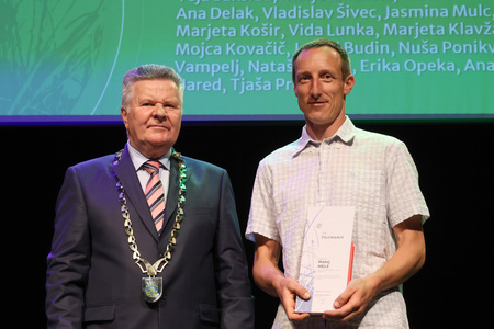 ZLATE PETICE 99c FOTO LJUBO VUKELIČ